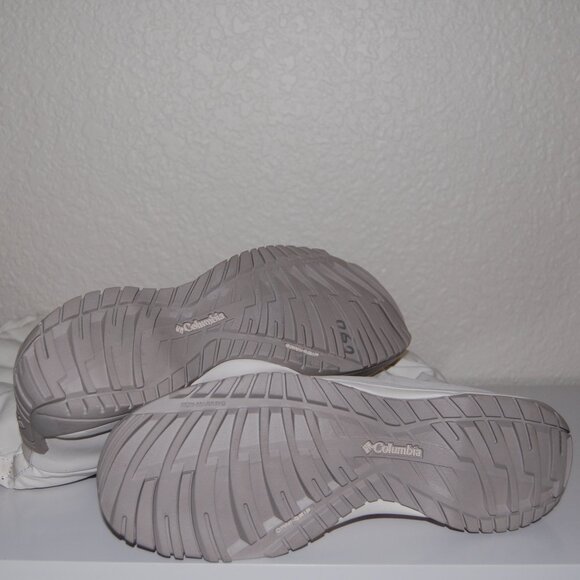 NWOB Columbia Erial Snow Boots, Women Size US 7.5 - Picture 3 of 13